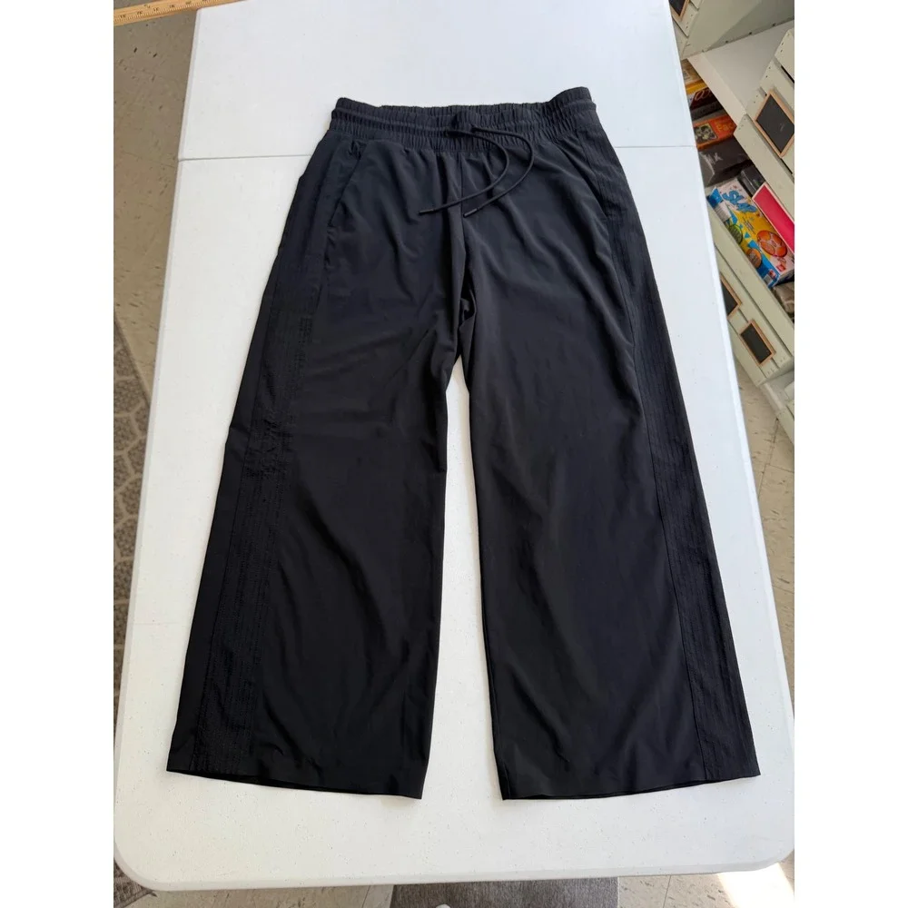 Athleta Brooklyn Wide Leg Pants Black Drawstring Crop Style 657598 Size 8 - Picture 2 of 11